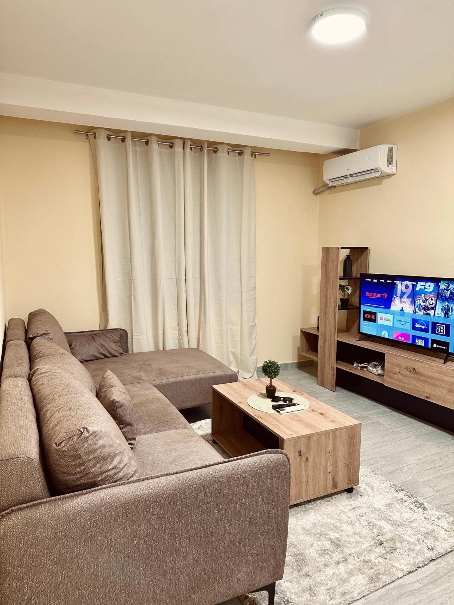 Urban Apartment In Blloku ティラナ エクステリア 写真