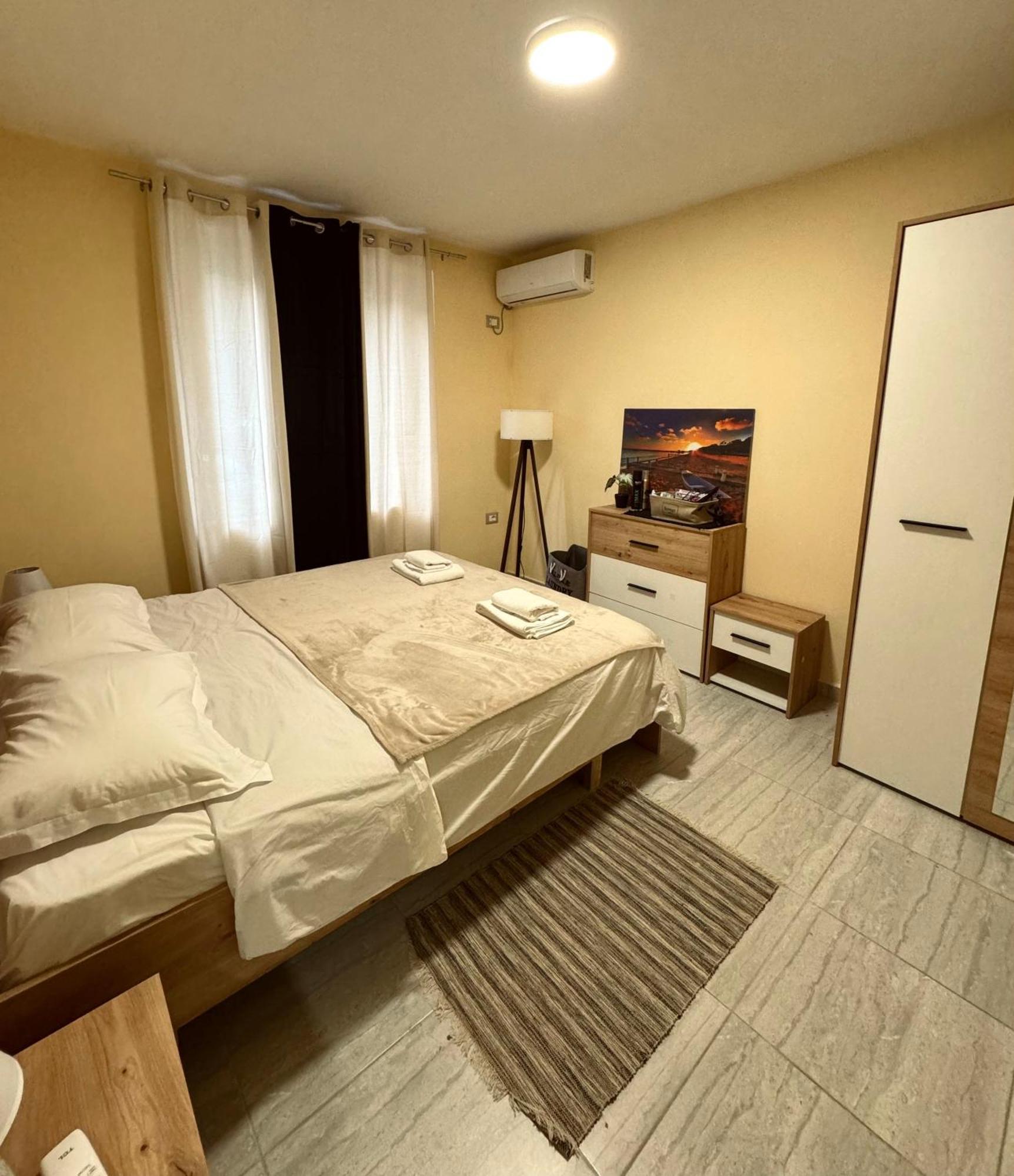 Urban Apartment In Blloku ティラナ エクステリア 写真